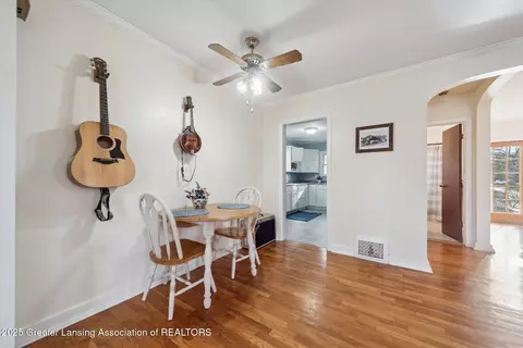 2219 Alpha St, Lansing, MI 48910 photo 5