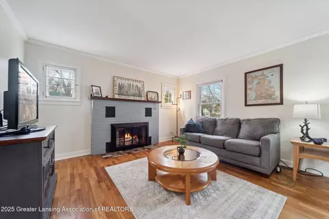 2219 Alpha St, Lansing, MI 48910 photo 4