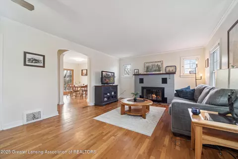 2219 Alpha St, Lansing, MI 48910 photo 3