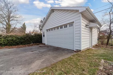 2219 Alpha St, Lansing, MI 48910 photo 24