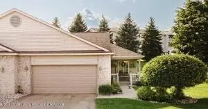 1739 Bushwood Ln #13, Lansing, MI 48917