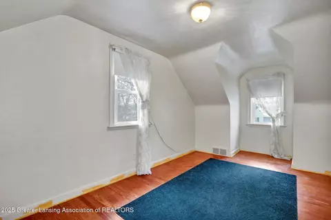 Bedroom - 918 Maycroft Rd, Lansing, MI 48917 photo 3 of 5