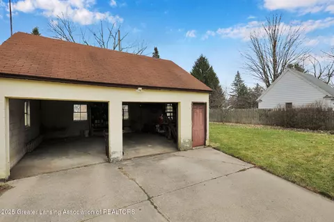 Exterior - 918 Maycroft Rd, Lansing, MI 48917 photo 5 of 6