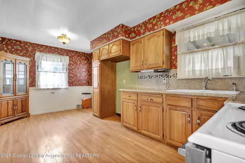 Kitchen - 918 Maycroft Rd, Lansing, MI 48917 photo 1 of 3