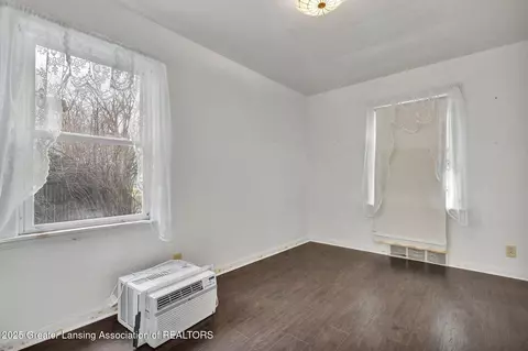 Bedroom - 918 Maycroft Rd, Lansing, MI 48917 photo 1 of 5