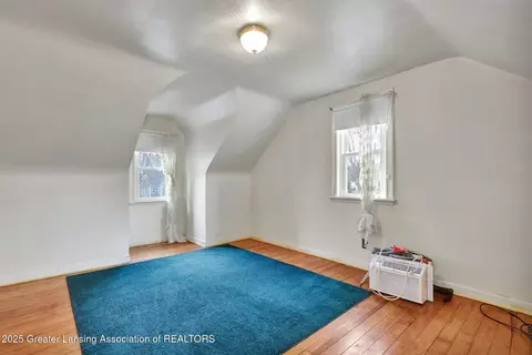Bedroom - 918 Maycroft Rd, Lansing, MI 48917 photo 4 of 5