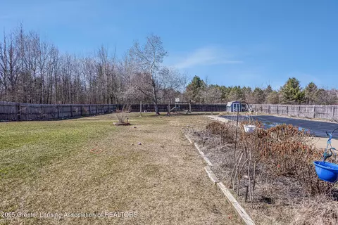 33 N Alamando Rd, Shepherd, MI 48883 photo 22