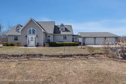 33 N Alamando Rd, Shepherd, MI 48883