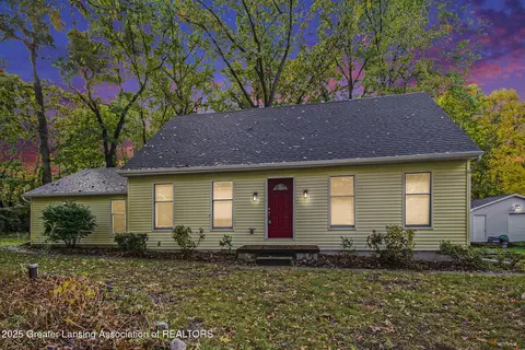 120 Granite Dr, Williamston, MI 48895