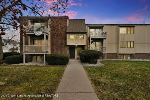 500 Woodingham Dr #17, East Lansing, MI 48823