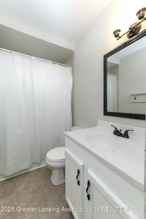 Bath - 1848 W Clark Rd, Dewitt, MI 48820 photo 3 of 3