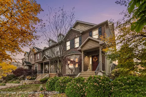 2120 Avalanche Dr, Holt, MI 48842