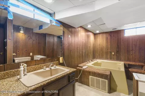 Bath - 12916 Rambler Rd, Dewitt, MI 48820 photo 3 of 4