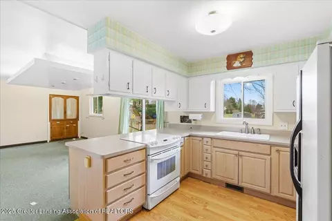 Kitchen - 12916 Rambler Rd, Dewitt, MI 48820 photo 2 of 4