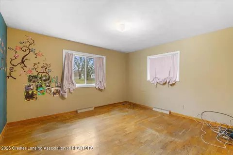 Bedroom - 12916 Rambler Rd, Dewitt, MI 48820 photo 3 of 4