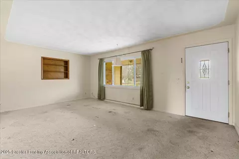 Living - 12916 Rambler Rd, Dewitt, MI 48820 photo 1 of 3