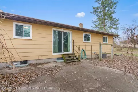 Exterior - 12916 Rambler Rd, Dewitt, MI 48820 photo 3 of 7