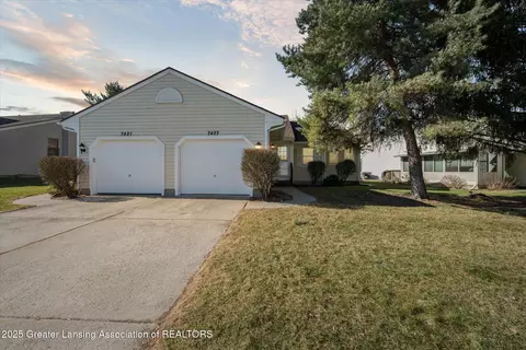 7427 Glen Terra Dr #25, Lansing, MI 48917