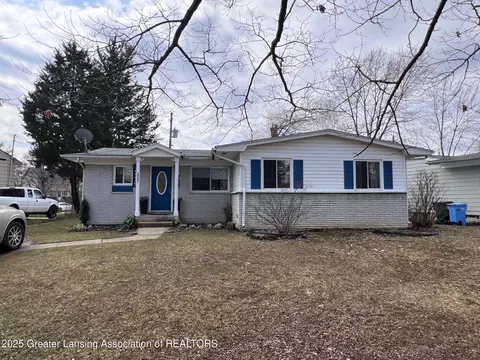 3537 Coachlight Cmns, Lansing, MI 48911