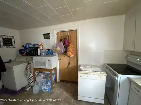 604606 Pine St, Owosso, MI 48867 photo 5