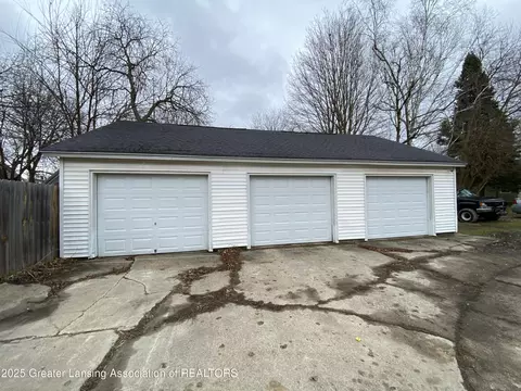 604606 Pine St, Owosso, MI 48867 photo 2