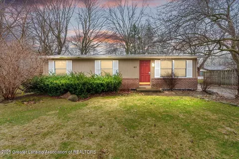 411 Sawyer Rd, Lansing, MI 48911