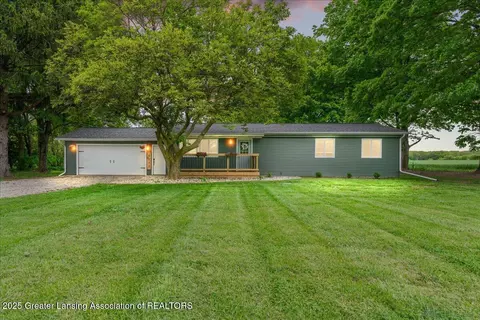 6239 S Clinton Trl, Eaton Rapids, MI 48827