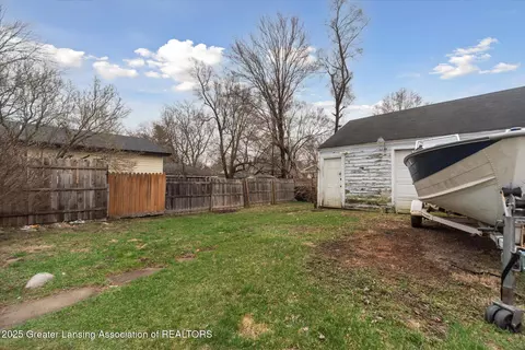 518 E Willard Ave, Lansing, MI 48910 photo 16