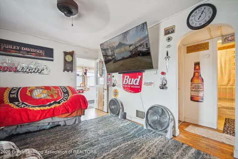 518 E Willard Ave, Lansing, MI 48910 photo 7