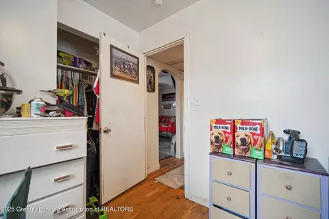 518 E Willard Ave, Lansing, MI 48910 photo 14