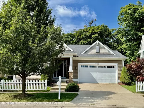 3823 Fossum Lane Ln, Okemos, MI 48864