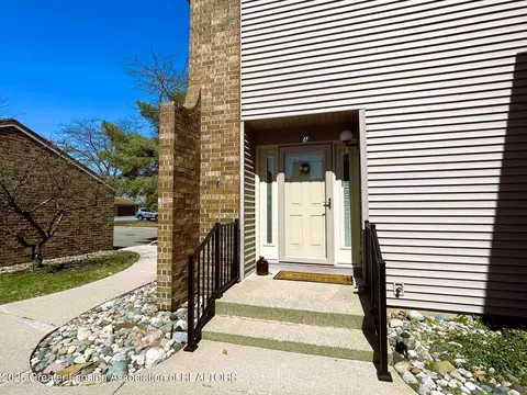 902 Montevideo Dr #A, Lansing, MI 48917