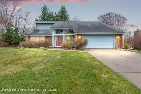 2203 Rockdale Ave, Lansing, MI 48917