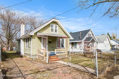 1407 New York Ave, Lansing, MI 48906
