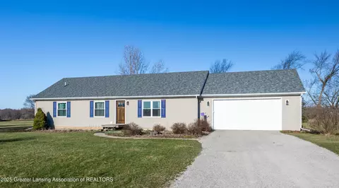 4216 Cattle Dr, Stockbridge, MI 49285