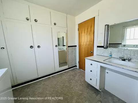 Other - 712 E Cavanaugh Rd, Lansing, MI 48910 photo 7 of 9