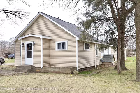 9173 E M 21, Ovid, MI 48866