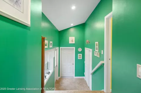 Entry Way - 9901 Friegel Rd, Perry, MI 48872 photo 5 of 8