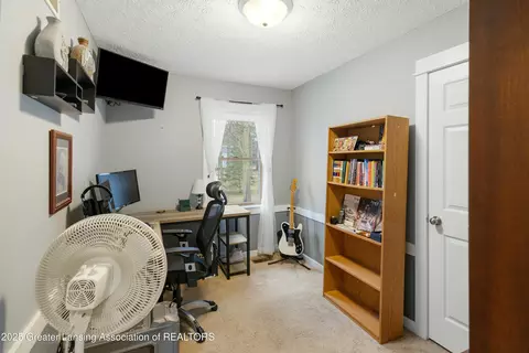 Bedroom - 9901 Friegel Rd, Perry, MI 48872 photo 4 of 11