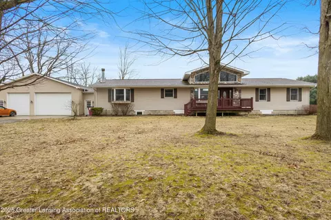 9901 Friegel Rd, Perry, MI 48872