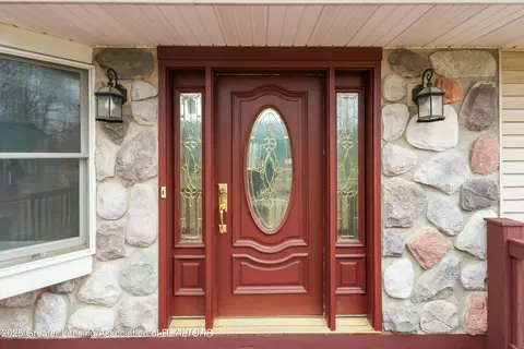 Entry Way - 9901 Friegel Rd, Perry, MI 48872 photo 1 of 8