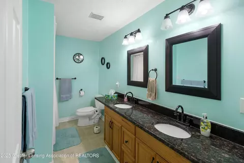 Bath - 9901 Friegel Rd, Perry, MI 48872 photo 4 of 11