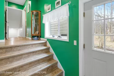 Entry Way - 9901 Friegel Rd, Perry, MI 48872 photo 6 of 8