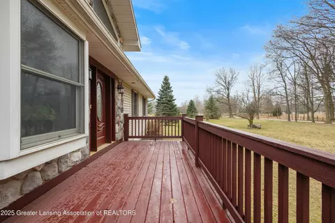 Exterior - 9901 Friegel Rd, Perry, MI 48872 photo 2 of 8
