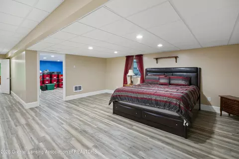 Bedroom - 9901 Friegel Rd, Perry, MI 48872 photo 9 of 11