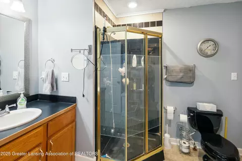 Bath - 9901 Friegel Rd, Perry, MI 48872 photo 2 of 11