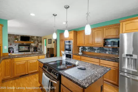 Kitchen - 9901 Friegel Rd, Perry, MI 48872 photo 8 of 8