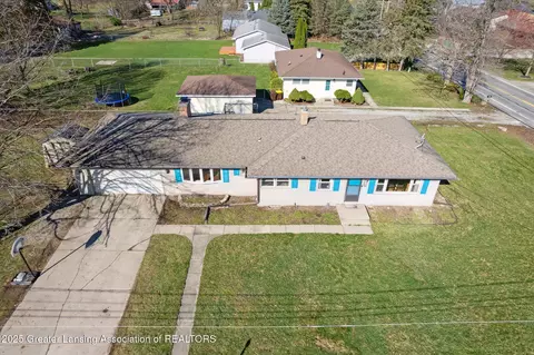 2737 Frank St, Lansing, MI 48911