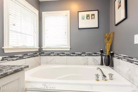 Bath - 11366 Wilson St, Dewitt, MI 48820 photo 4 of 10