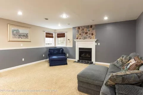 Living - 11366 Wilson St, Dewitt, MI 48820 photo 2 of 3